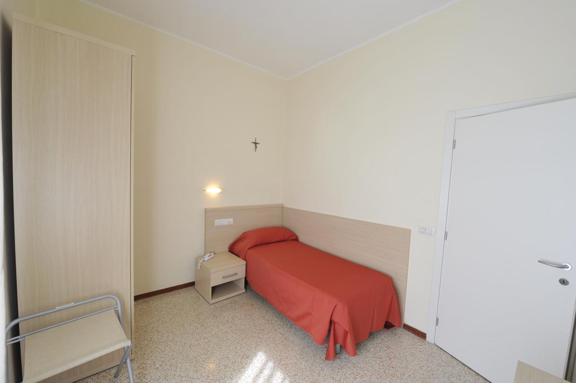 Hotel Villa San Giuseppe San Bartolomeo Al Mare Room photo