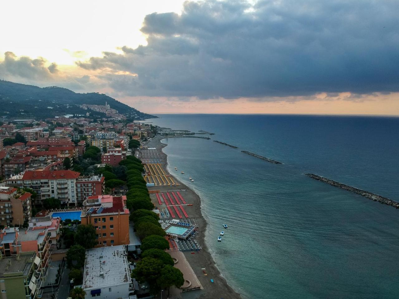 Hotel Villa San Giuseppe San Bartolomeo Al Mare Exterior photo