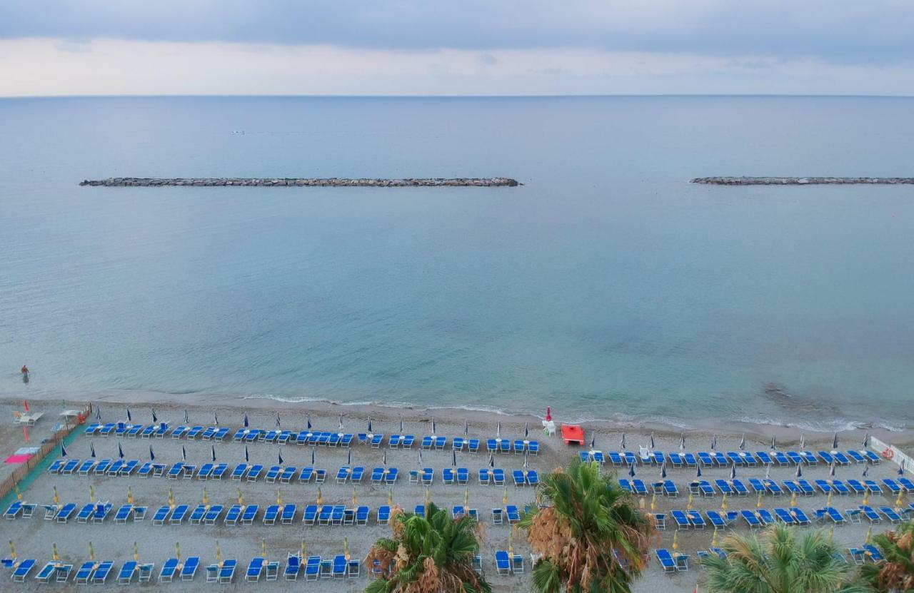 Hotel Villa San Giuseppe San Bartolomeo Al Mare Exterior photo
